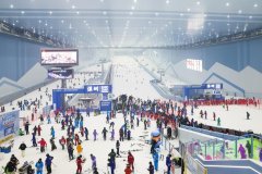 外媒：从赏雪雕到攀冰原
